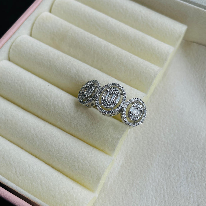 Vyanika Three-Finger Ring